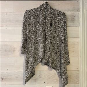 Bobeau Black and White Waterfall Cardigan Sweater